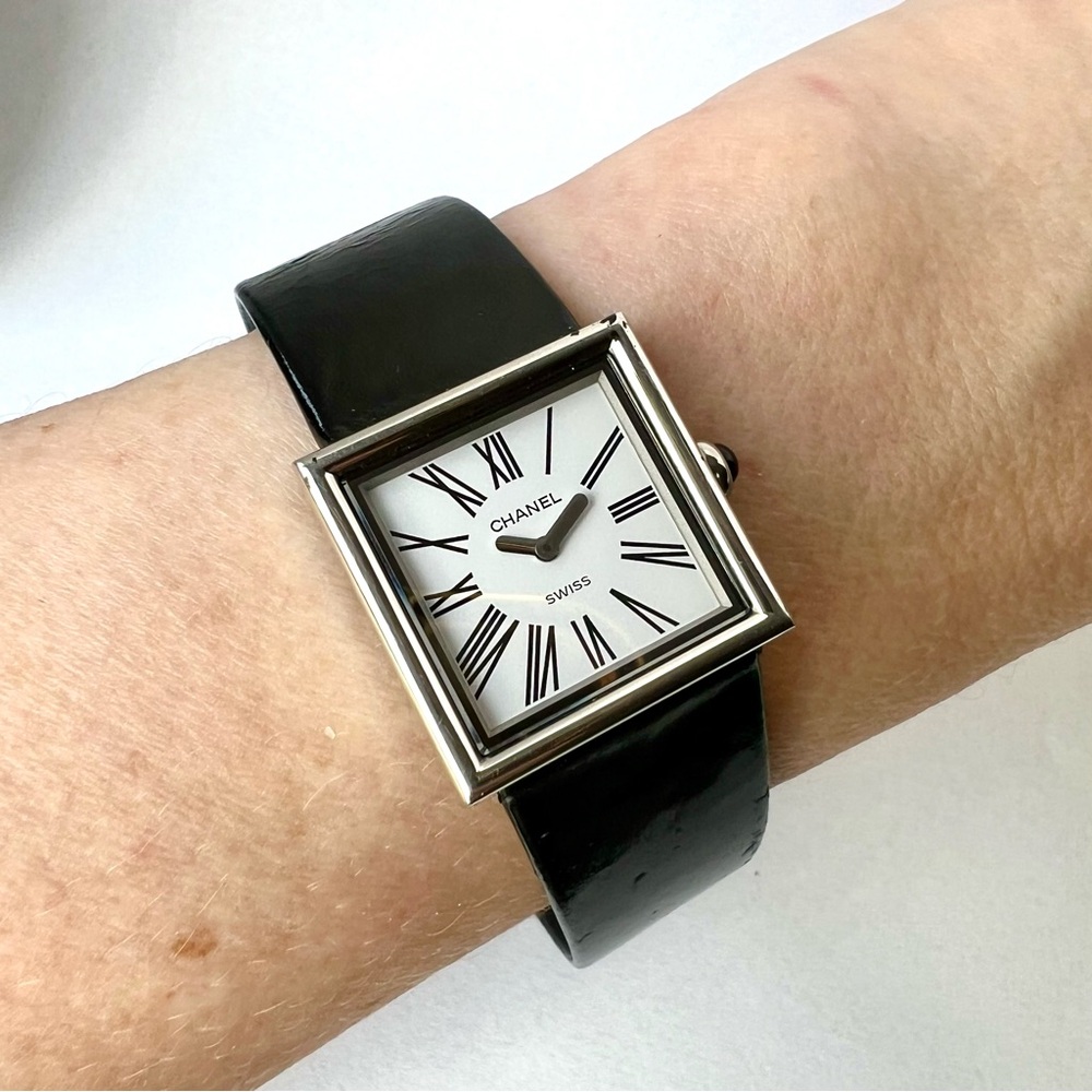 CHANEL MADEMOISELLE Quartz 22mm Steel Watch - Picture 2 of 11